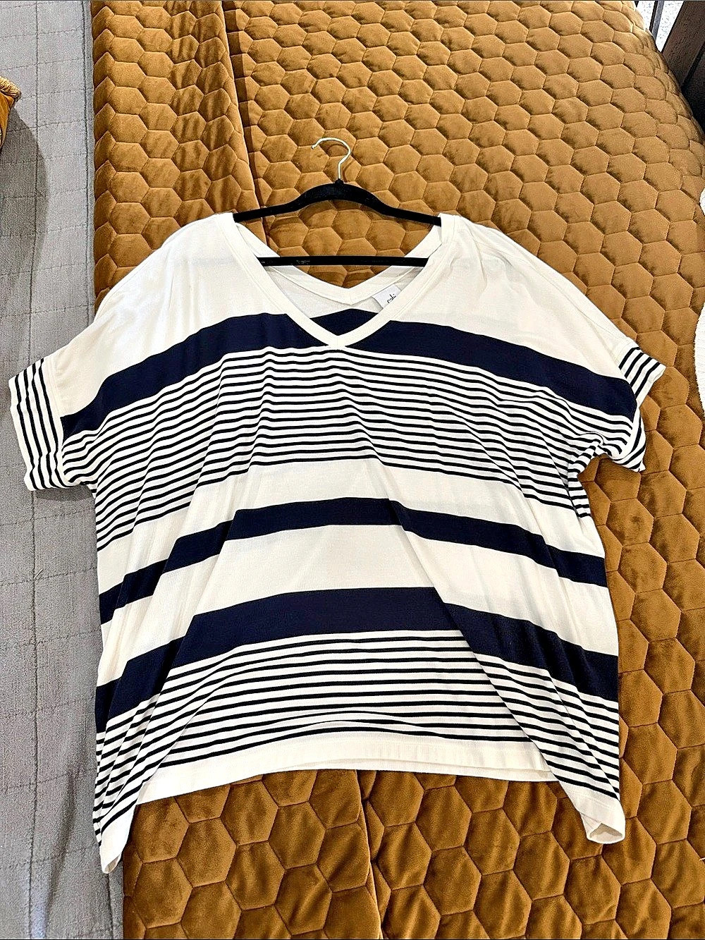 Cabi Striped Short Sleeve Top in White & Blue Size Medium